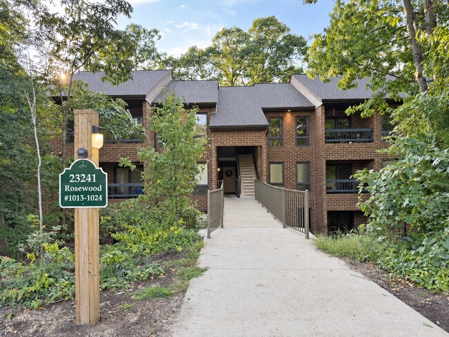 Building Photo - 23241 Rosewood Ct