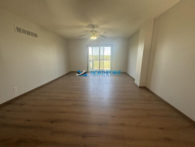 Foto del edificio - Spacious 3BR 2BA w/ Garage Parking • Large Backyard • Patio in Cameron