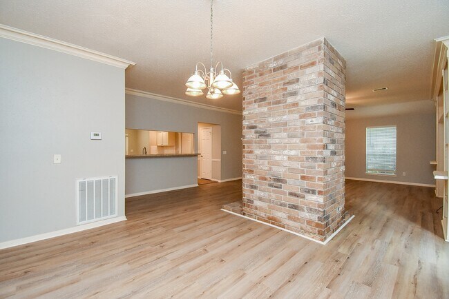 Foto del edificio - 10319 Tablerock Dr