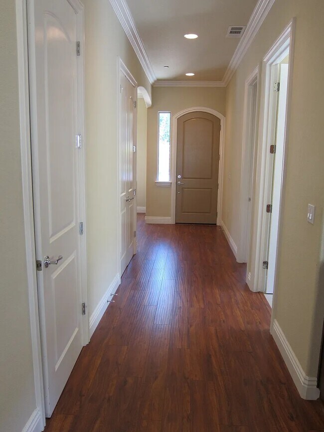 Building Photo - 3831 Olive Ln