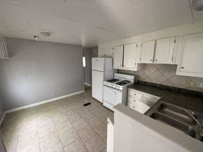 Foto del edificio - 504 River Park Rd
