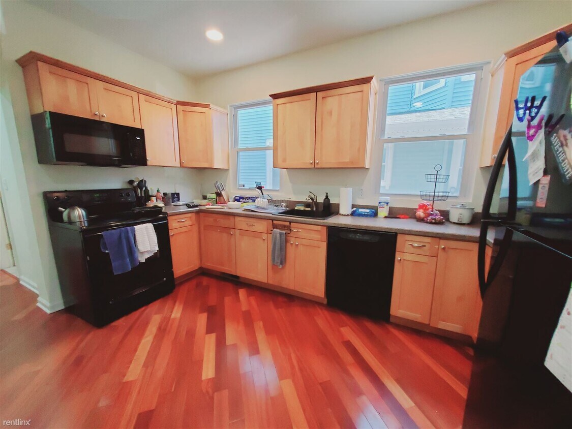 Primary Photo - 2 br, 2 bath Condo - 71 Grove St Apt 1