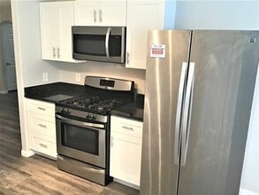 Building Photo - 13214 Ambrosa Dr