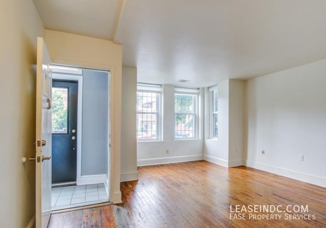 Building Photo - 1708 3rd St NW