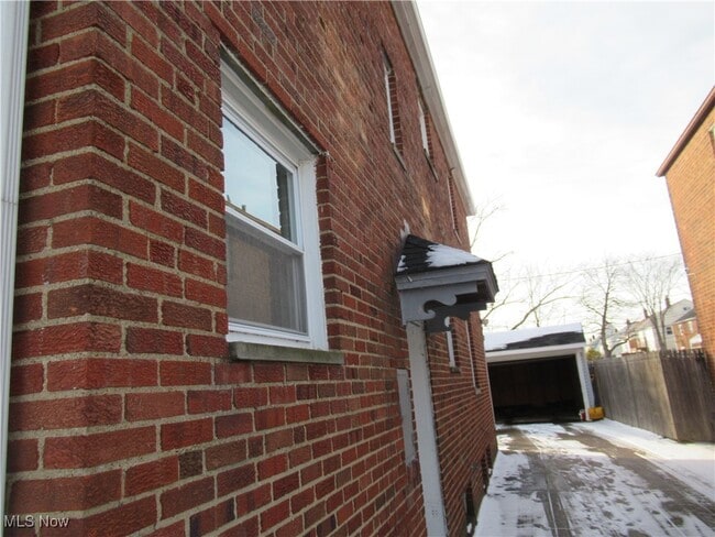 Foto del edificio - 410 E 222nd St