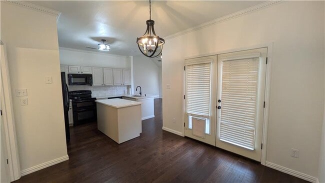 Building Photo - 2313 Suntree Ln