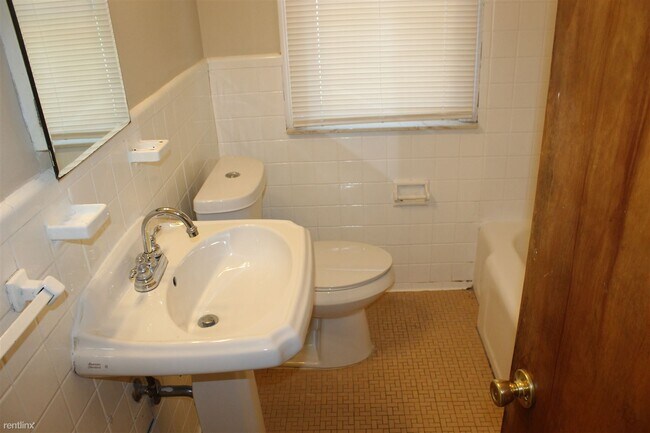 Building Photo - 3 br, 1 bath House - 20422 Lennane