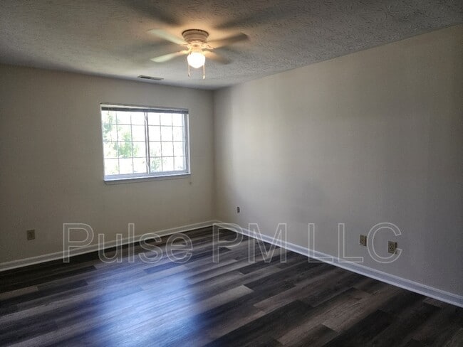 Building Photo - 135 Dale Hollow Dr