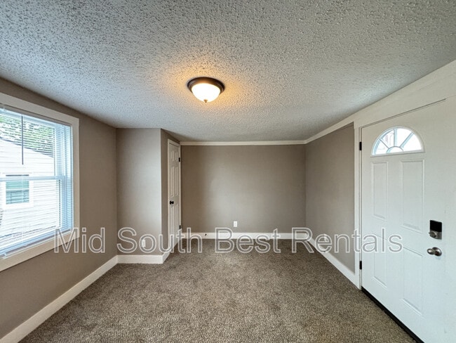 Building Photo - 4600 Grand Ave