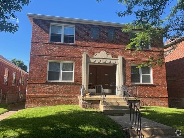 Building Photo - 5249 Pernod Ave