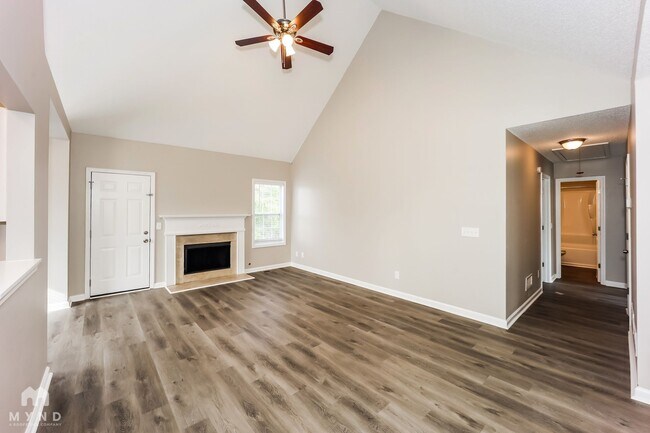 Foto del edificio - 17 Richmond Dr