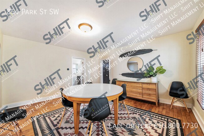 Foto del edificio - 854 Park St SW