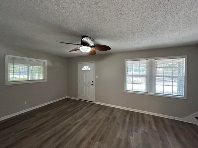 Building Photo - 8614 Bunker Hill Dr