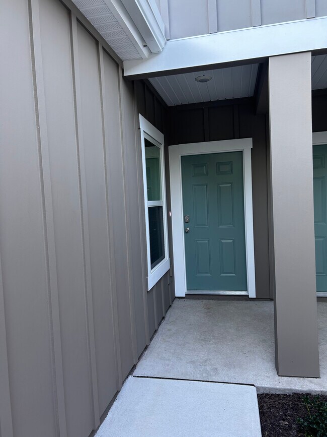 Building Photo - 9011 Alpine Aster Rd
