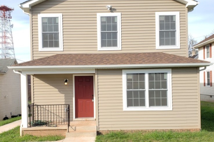 Private Entrance - 697 E Piedmont St