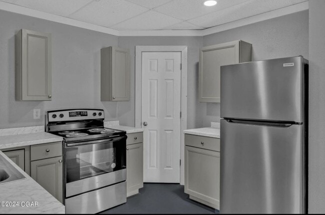 Building Photo - 1259 N Business 49