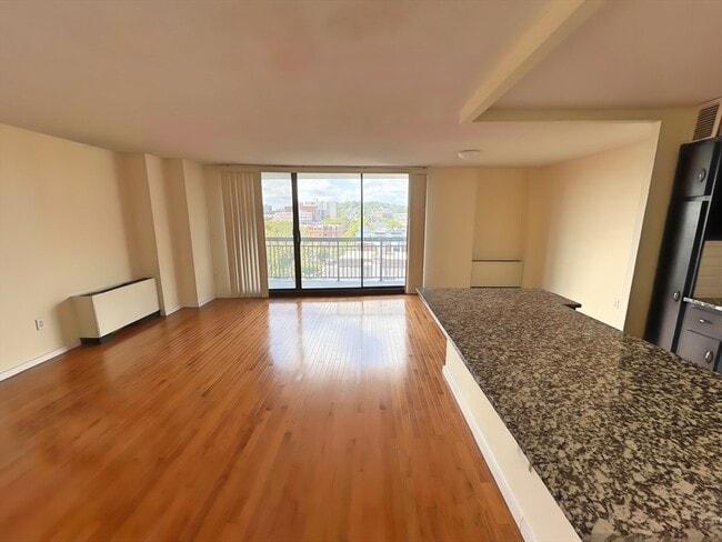 Building Photo - 60 Longwood Ave