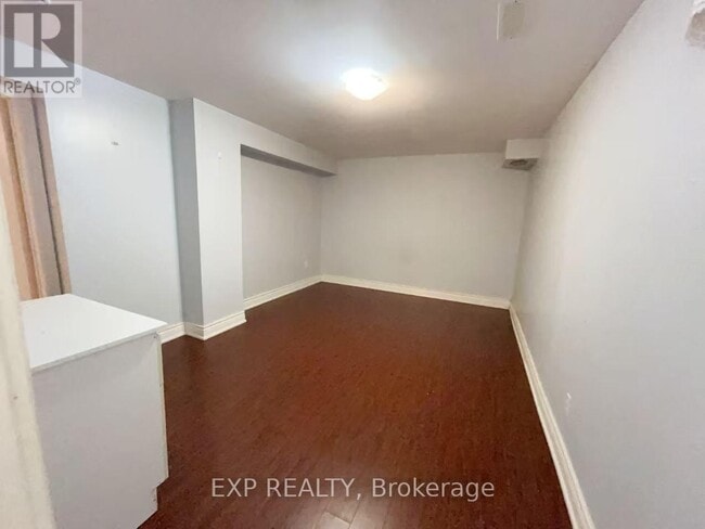 Building Photo - 179 Elson St