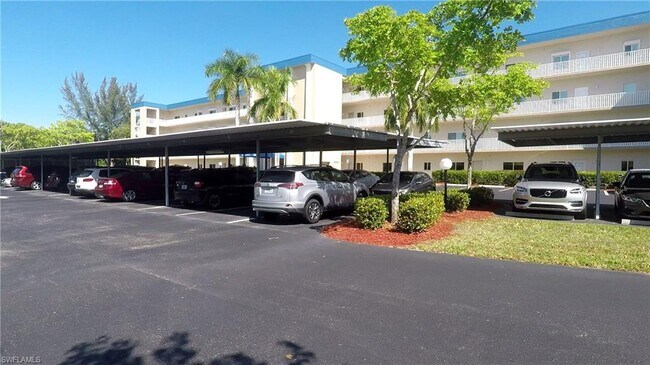 Building Photo - 14801 Park Lake Dr