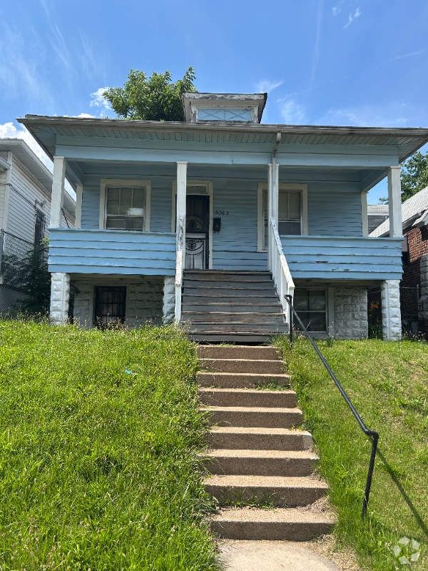 Building Photo - 5363 Arlington Ave