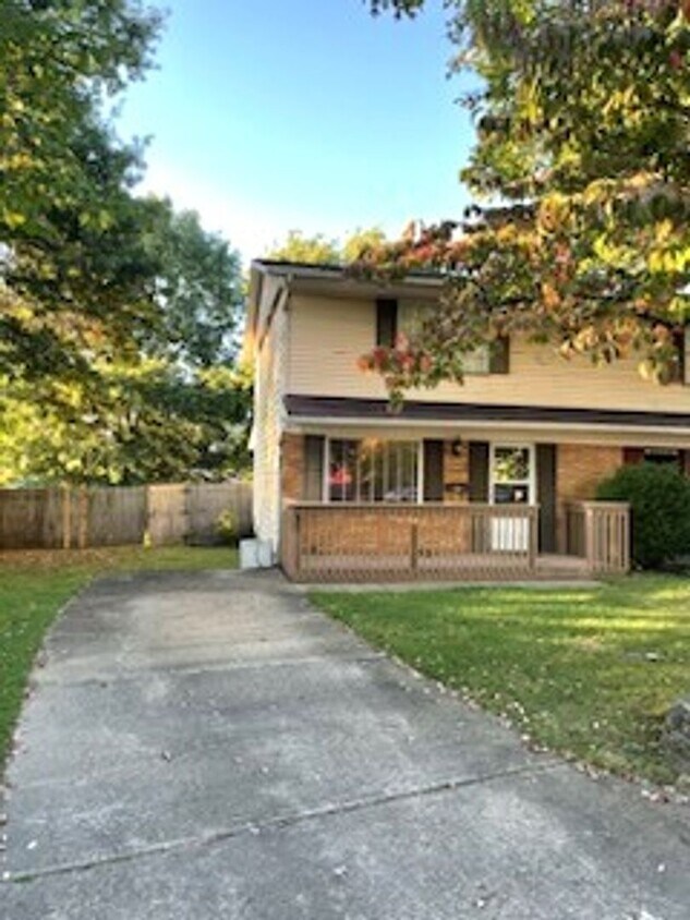 Primary Photo - Three bedroom One Half Bath Located in Hur...