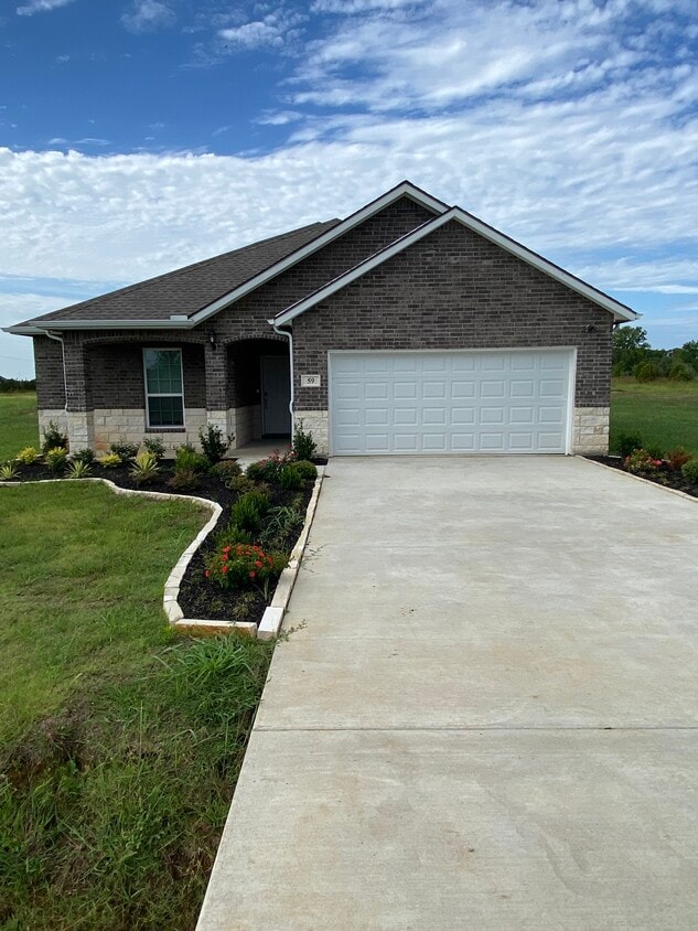 139 Creek Meadow Dr, Mabank, TX 75147 House Rental in Mabank, TX
