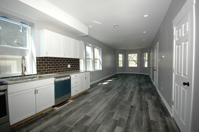 Overview - 1815 N Karlov Ave