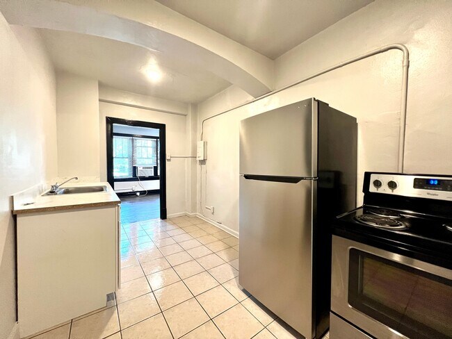 Foto del edificio - 4329 S Grand Blvd