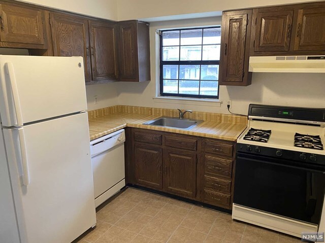 Building Photo - 232 Collignon Way