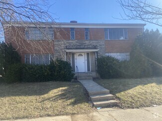 Building Photo - 802 Uhrig Ave
