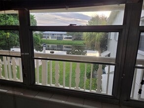 Building Photo - 92 Sheffield D Building Photo - 92 Sheffield D