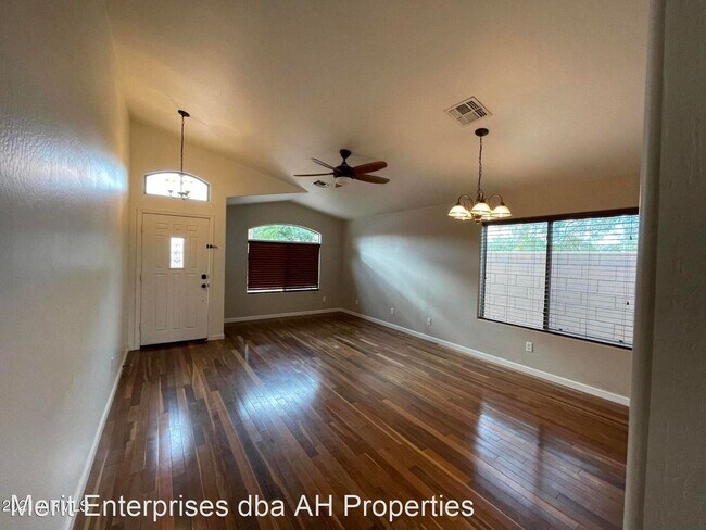 Building Photo - 4 br, 2 bath House - 1374 W HOLSTEIN TRAIL