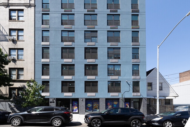 Building Photo - 2741 Creston Ave