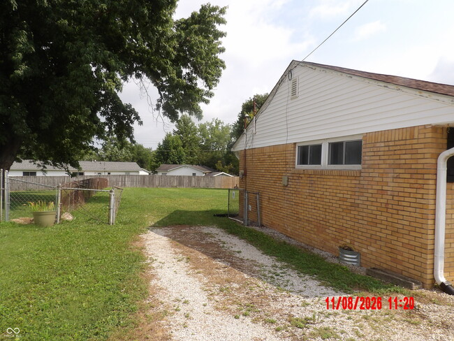 Building Photo - 810 W Lincoln St