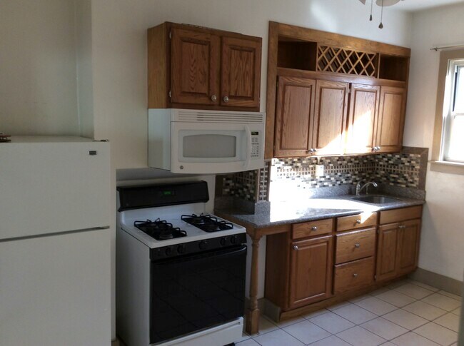 Building Photo - 317 Darsie St