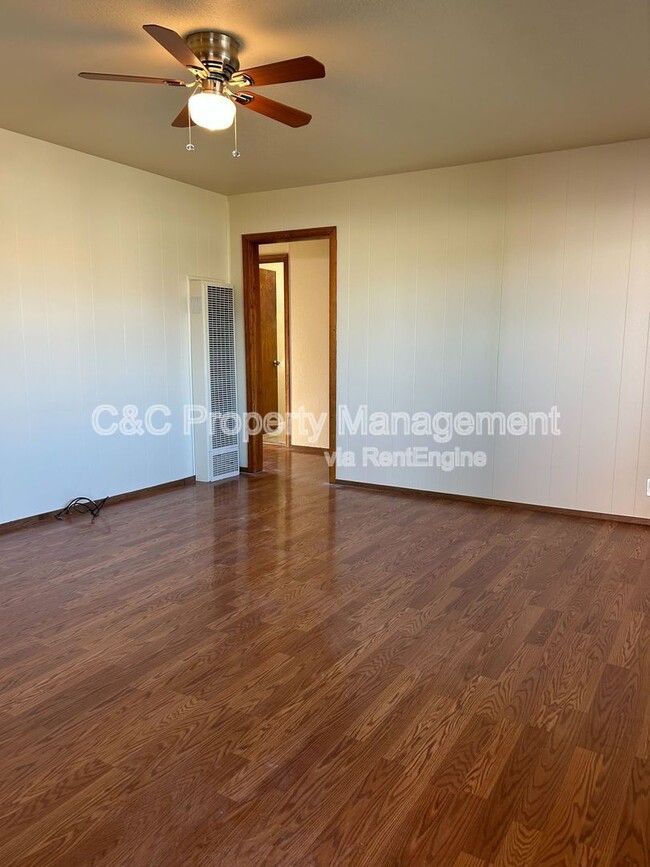 Foto del edificio - 113 E Tennessee St