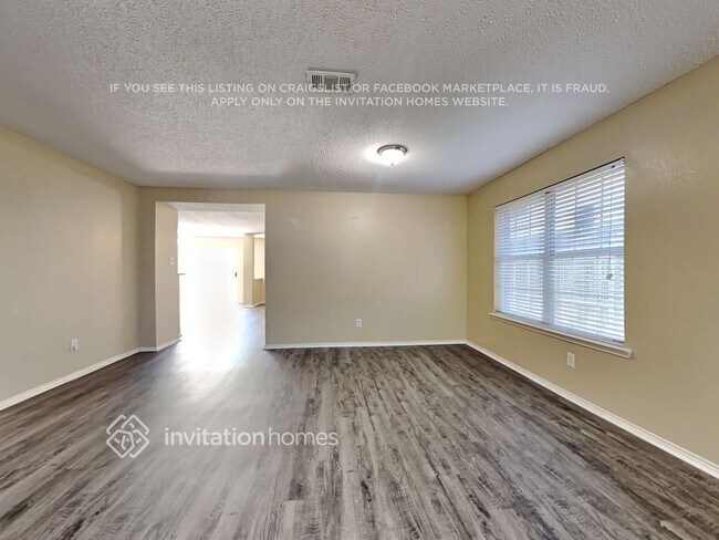 Foto del edificio - 3312 Silver Creek Dr