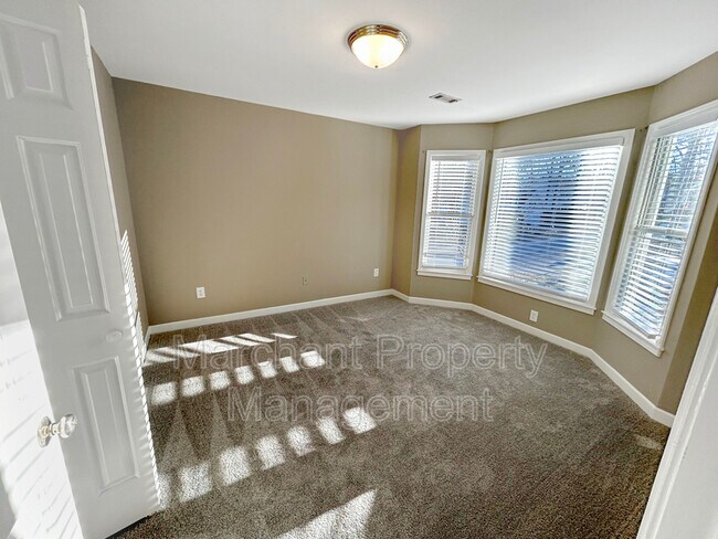 Foto del edificio - 130 Woodway Dr