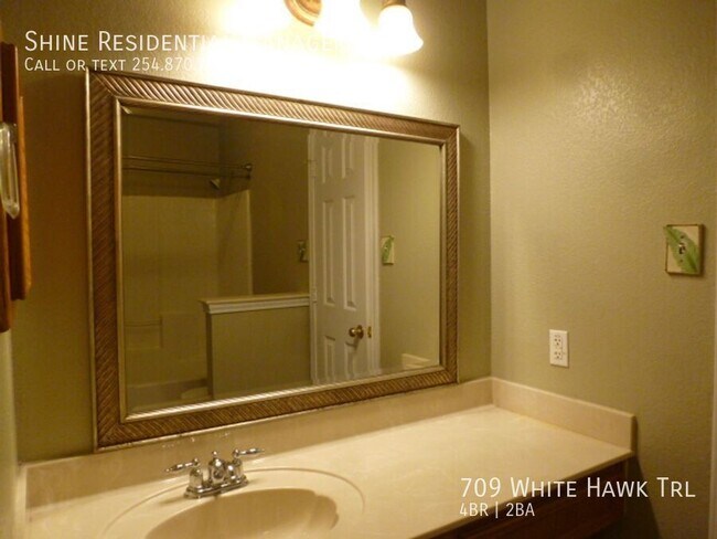 Building Photo - 709 White Hawk Trl