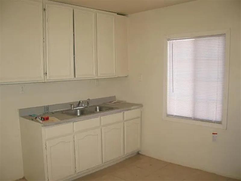 Building Photo - Cozy two bedroom