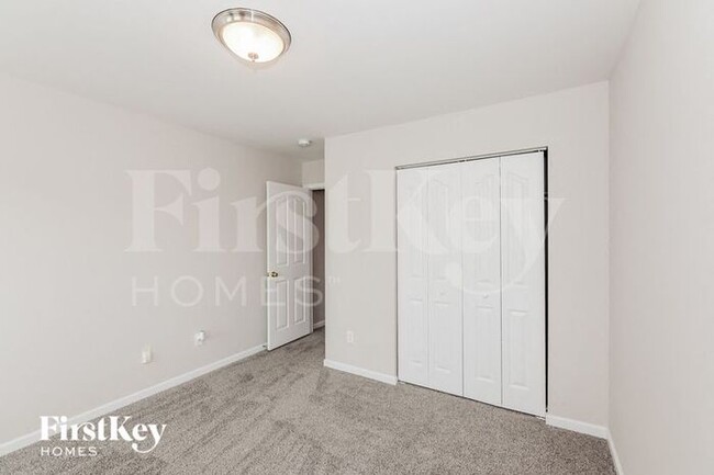 Foto del edificio - 9320 Longstone Ln