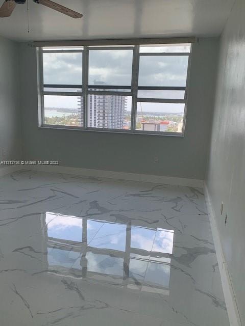 Foto del edificio - 1865 79th Street Causeway