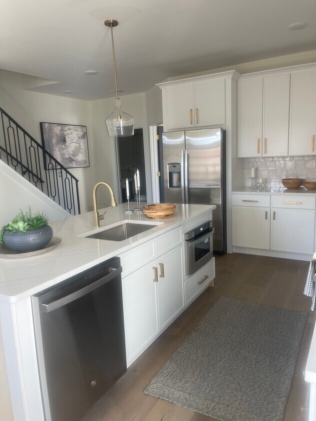 Foto principal - 7519 Ridge Ave