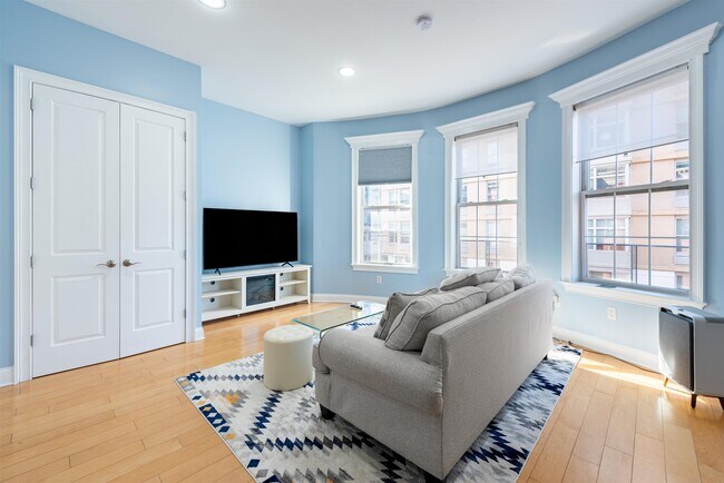 Building Photo - 100 Tidewater St