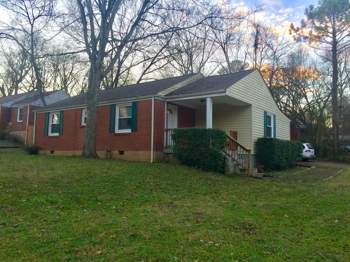 3 Bedroom 1 Bath House in Madison with Amenities! $1925/mo - 3 Bedroom 1 Bath House in Madison with Amenities! $1925/mo