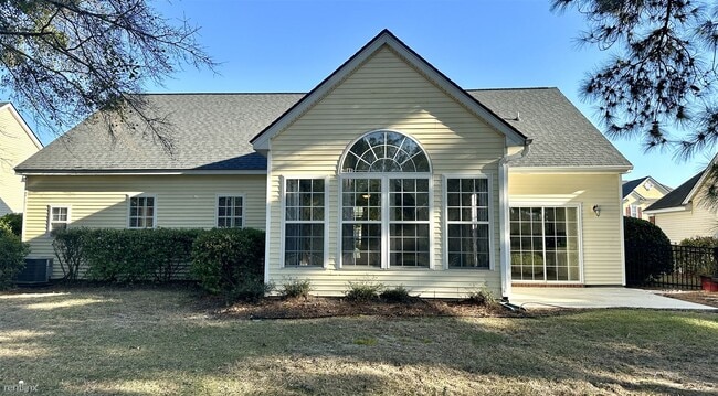 Building Photo - 3 br, 2 bath House - 73 Stratford Dr