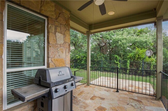 Building Photo - 6804 Estana Ln