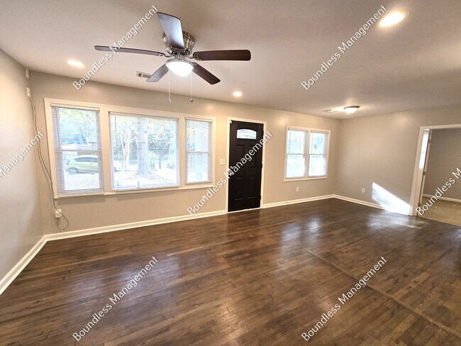 Foto del edificio - 713 Church St NW