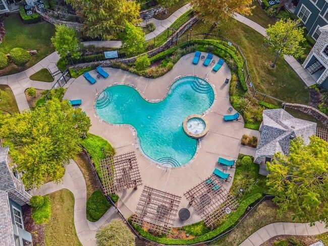 Building Photo - Riachi at One21