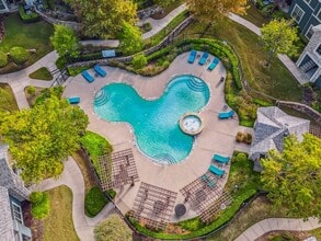 Building Photo - Riachi at One21